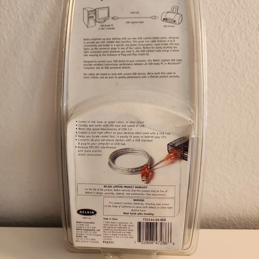 Belkin USB Lighted Cable In Red. Brand new in factory sealed case. Cool light